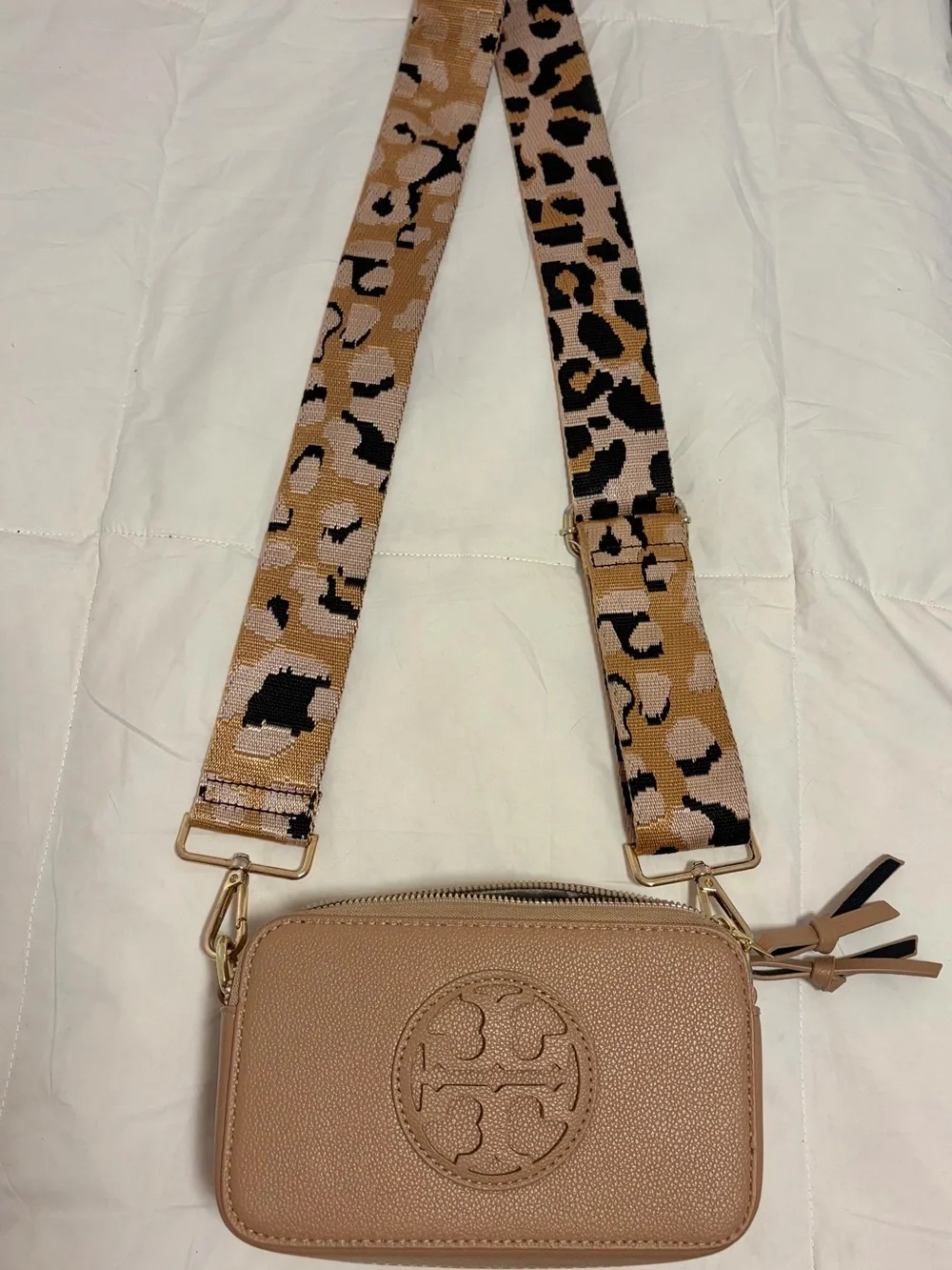 Tory Burch Leather Crossbody in Light Brown with Reversible Leopard Stra